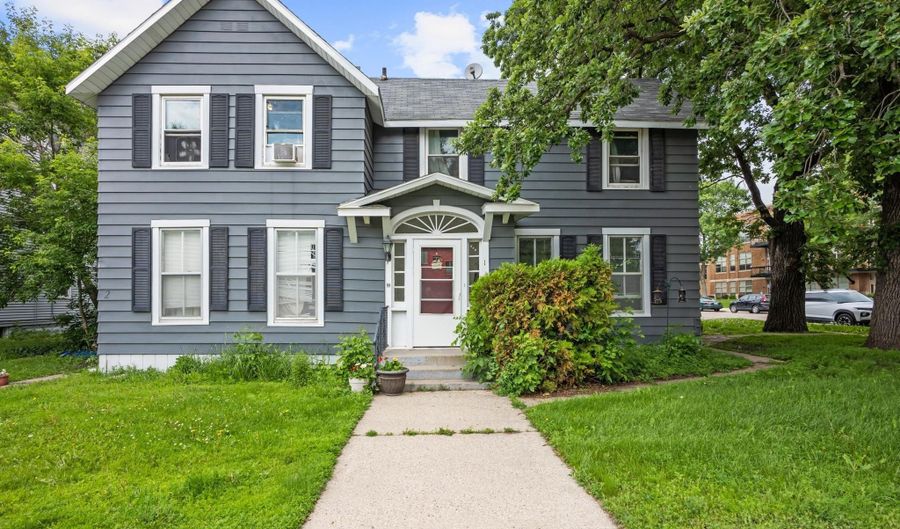 321 6th Ave E, Alexandria, MN 56308 - 5 Beds, 3 Bath
