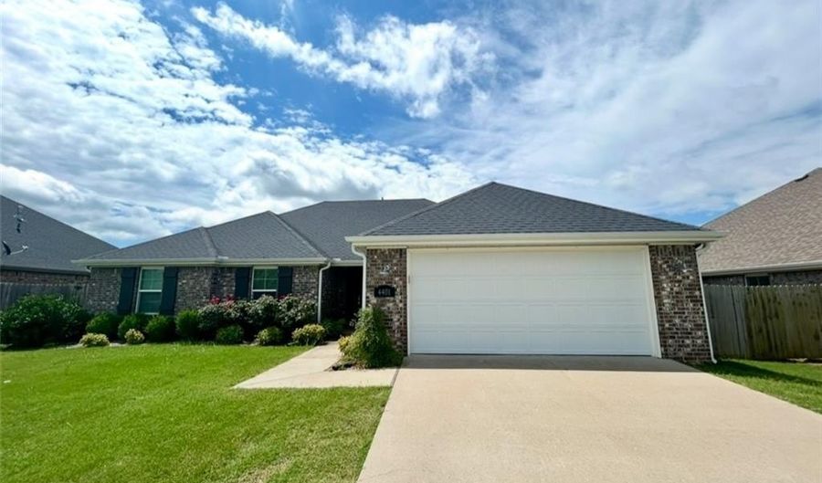 4401 Cornerstone Rd, Bentonville, AR 72713 - 3 Beds, 2 Bath