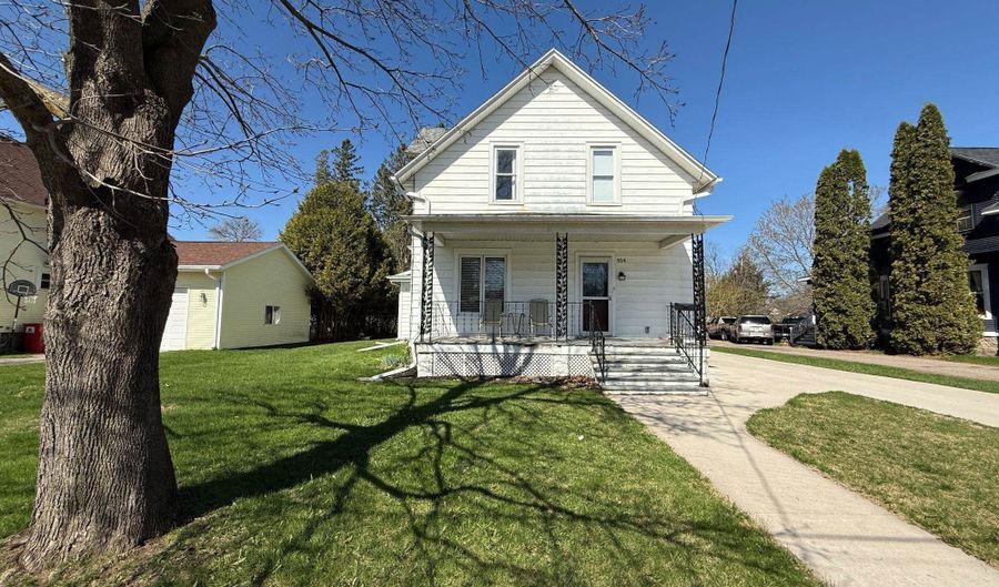 914 FULTON St, Antigo, WI 54409 - 4 Beds, 2 Bath