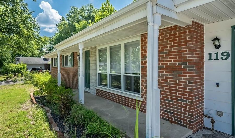 119 Smith Dr, Ballwin, MO 63011 - 3 Beds, 2 Bath