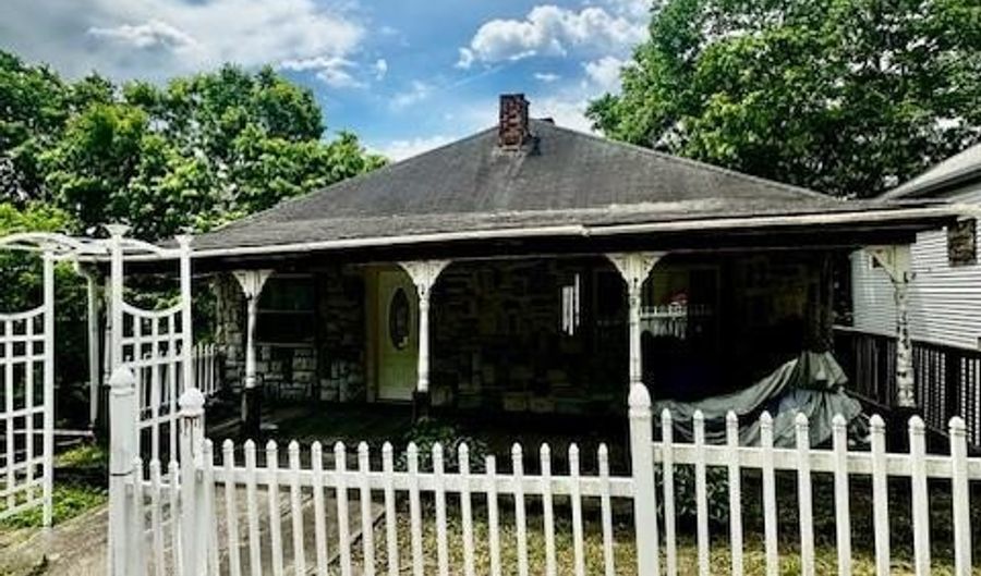 211 Sekitan Ave, Addyston, OH 45001 - 2 Beds, 1 Bath