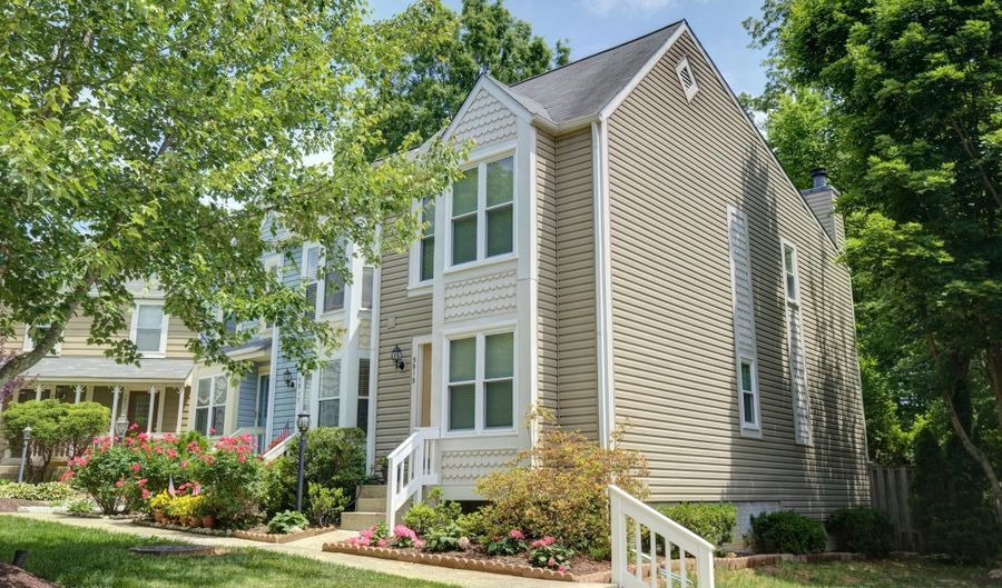 5919 SAINT GILES Way, Alexandria, VA 22315 - 3 Beds, 3 Bath