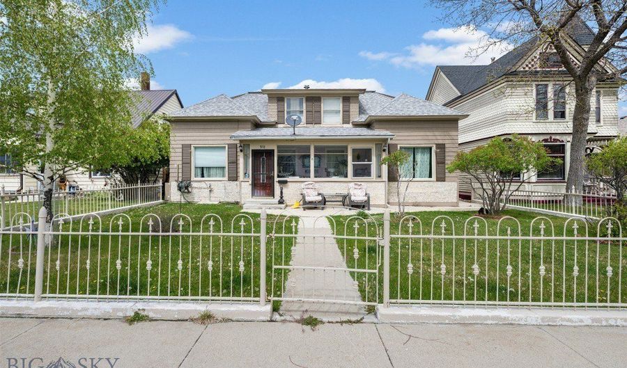 512 W 3rd St, Anaconda, MT 59711 - 5 Beds, 2 Bath
