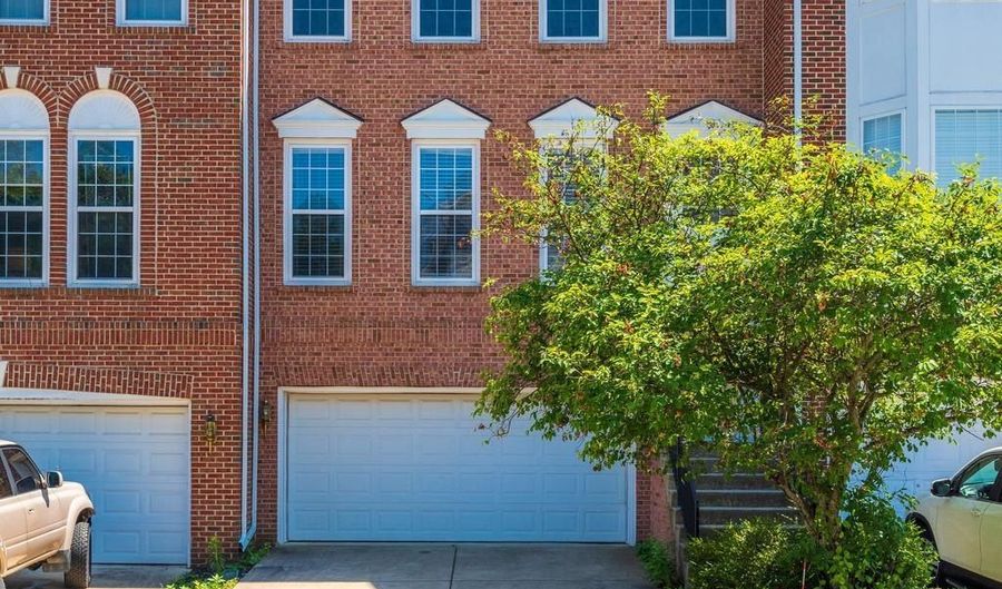 43831 CHADWICK Ter, Ashburn, VA 20148 - 3 Beds, 3 Bath