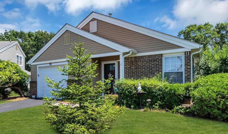 7 Elm Ct, Barnegat, NJ 08005 - 2 Beds, 1 Bath