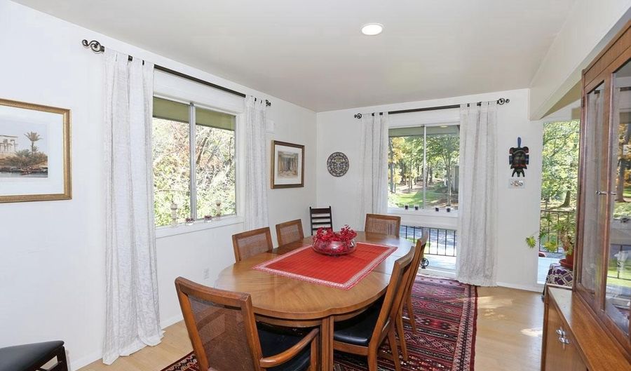 6900 HEATHERHILL Rd, Bethesda, MD 20817 - 4 Beds, 4 Bath