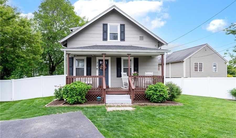 72 Lilac St, Cumberland, RI 02864 - 3 Beds, 1 Bath