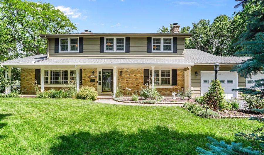 5310 Dorsett Dr, Madison, WI 53711 - 4 Beds, 4 Bath