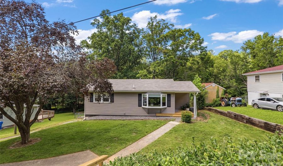17 Azalea Rd, Arden, NC 28704 - 3 Beds, 2 Bath