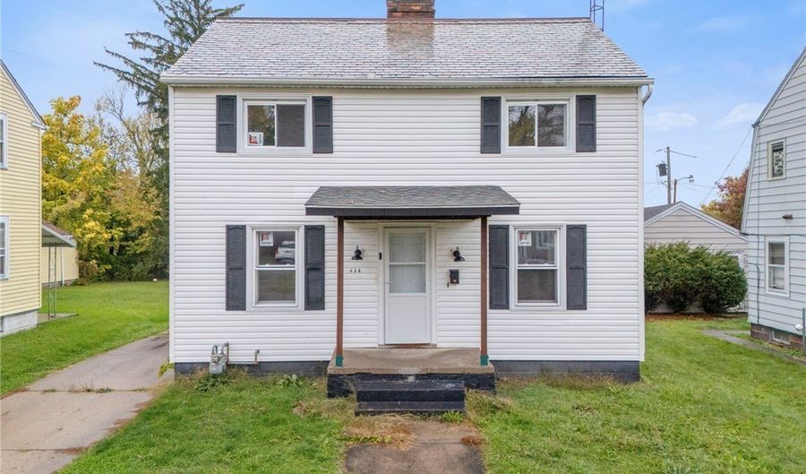 834 Devine St, Alliance, OH 44601 - 3 Beds, 2 Bath