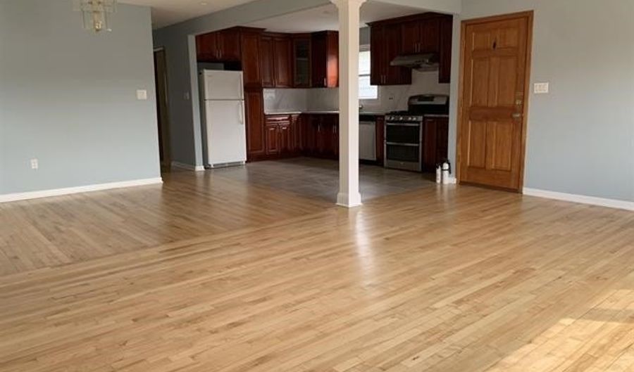 33 E 51ST St 2, Bayonne, NJ 07002 - 3 Beds, 2 Bath