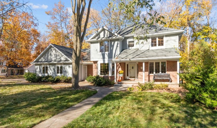 2800 SCHAEFER Cir, Appleton, WI 54915 - 4 Beds, 3 Bath