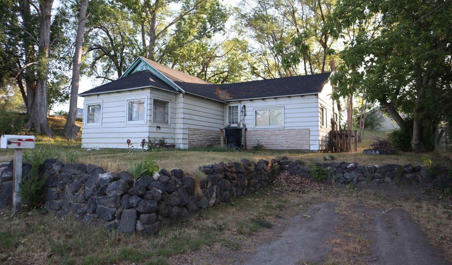 100 N Lincoln St, American Falls, ID 83211 - 2 Beds, 1 Bath