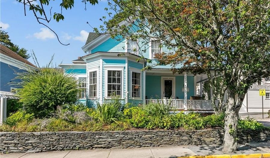 58 Second St, Newport, RI 02840 - 3 Beds, 2 Bath