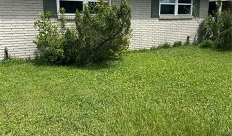 2118 MEHLE St, Arabi, LA 70032 - 3 Beds, 2 Bath
