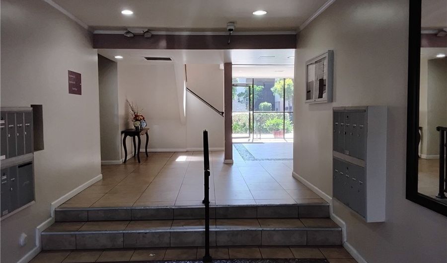 5414 Newcastle Ave 7, Encino, CA 91316 - 1 Beds, 1 Bath