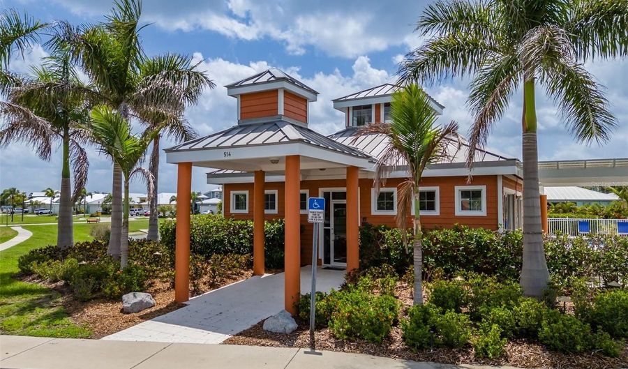 562 BIMINI BAY Blvd, Apollo Beach, FL 33572 - 3 Beds, 3 Bath