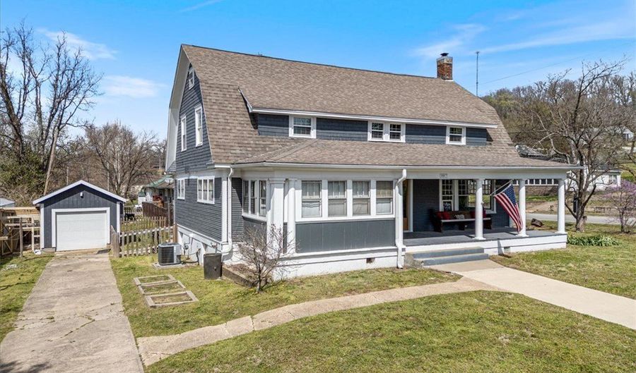 307 E Beaver St, Anderson, MO 64831 - 3 Beds, 2 Bath