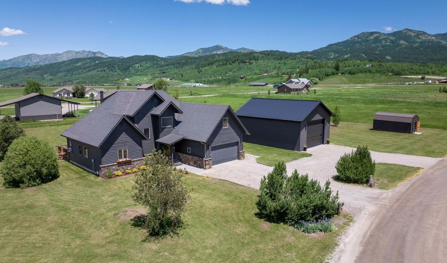 92 ASHLEY Dr, Alpine, WY 83128 - 3 Beds, 3 Bath