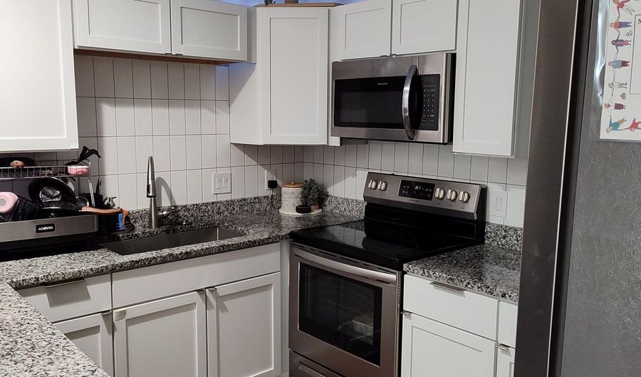 24 Chesterfield Lake Dr, Beaufort, SC 29906 - 4 Beds, 3 Bath