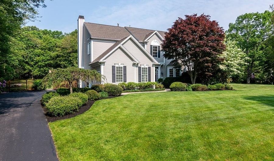 264 Fieldstone Ln, North Kingstown, RI 02874 - 4 Beds, 3 Bath