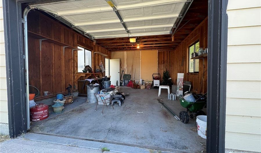 915 E 2nd, Big Timber, MT 59011 - 4 Beds, 2 Bath
