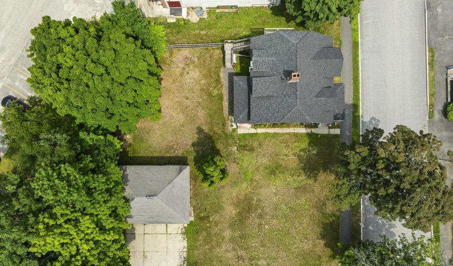 36 Vernon St, Auburn, ME 04210 - 4 Beds, 1 Bath