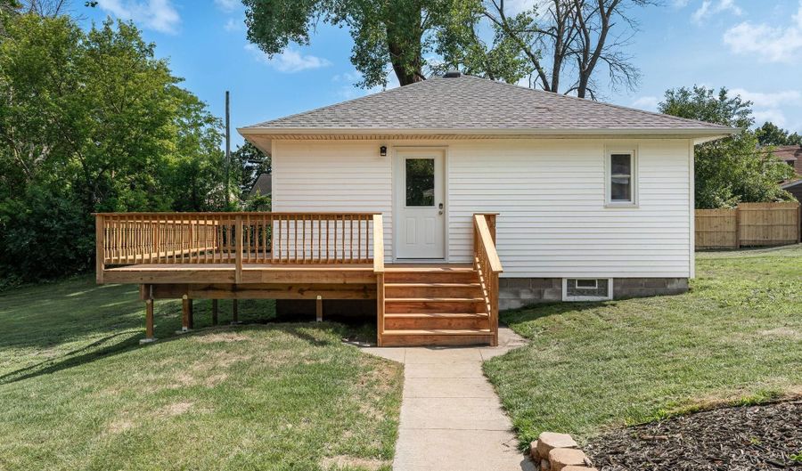 103 11th Ave SW, Austin, MN 55912 - 3 Beds, 2 Bath
