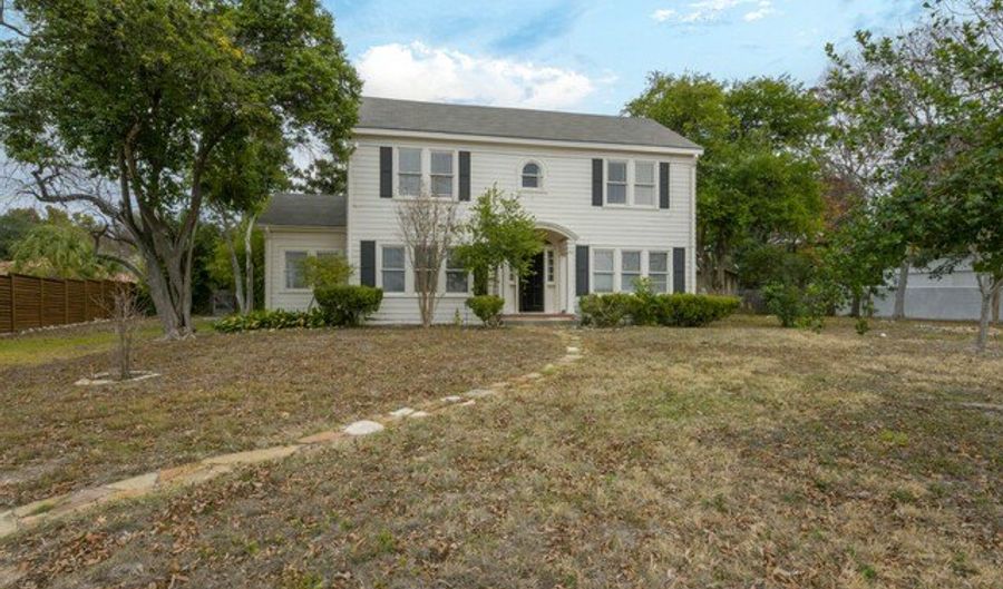 702 Ogden Ln, Alamo Heights, TX 78209 - 4 Beds, 3 Bath