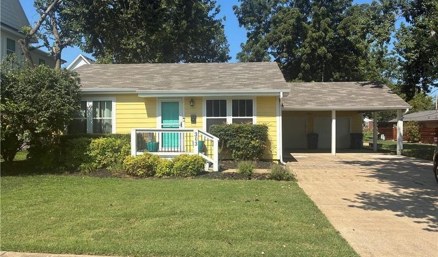 303 NW D St, Bentonville, AR 72712 - 3 Beds, 3 Bath