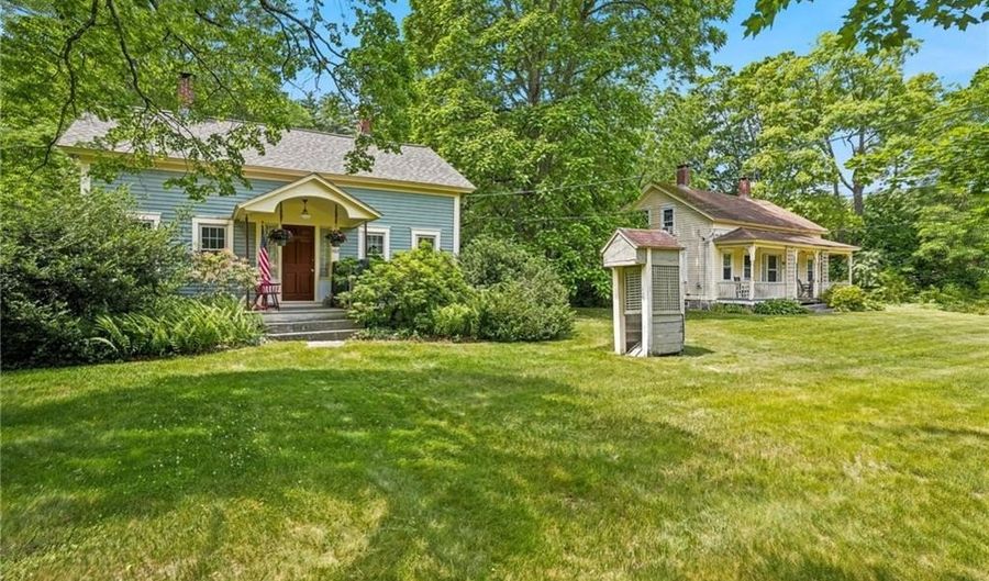 362 Abbott Run Valley Rd, Cumberland, RI 02864 - 3 Beds, 1 Bath
