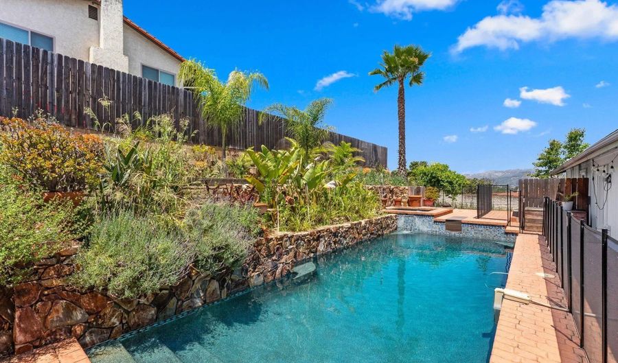 925 Moody Dr, Escondido, CA 92027 - 4 Beds, 3 Bath