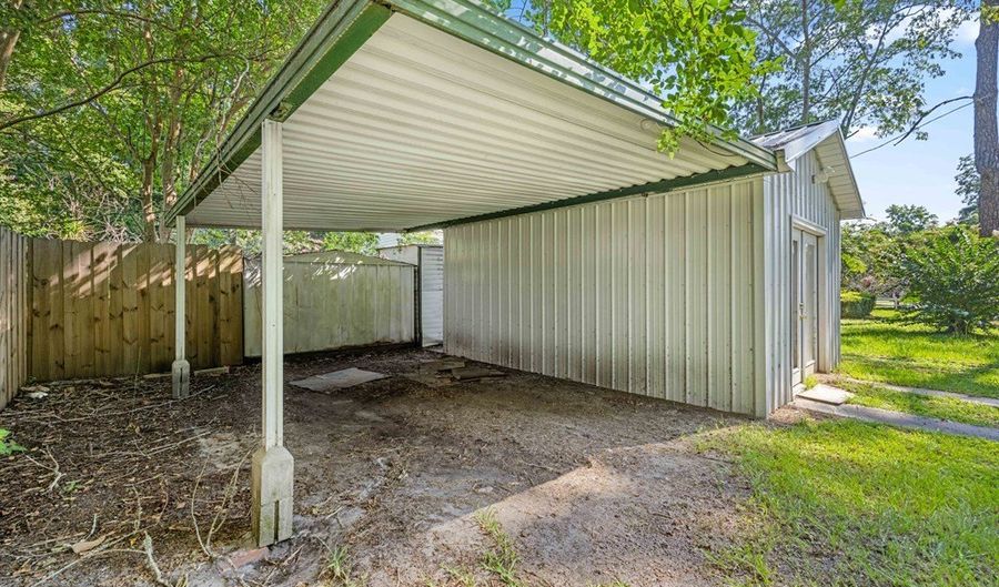 414 S Hutchinson Ave, Adel, GA 31620 - 3 Beds, 2 Bath