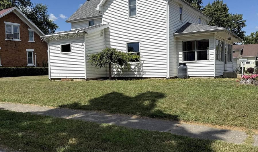 506 N Sprunger St, Berne, IN 46711 - 3 Beds, 1 Bath