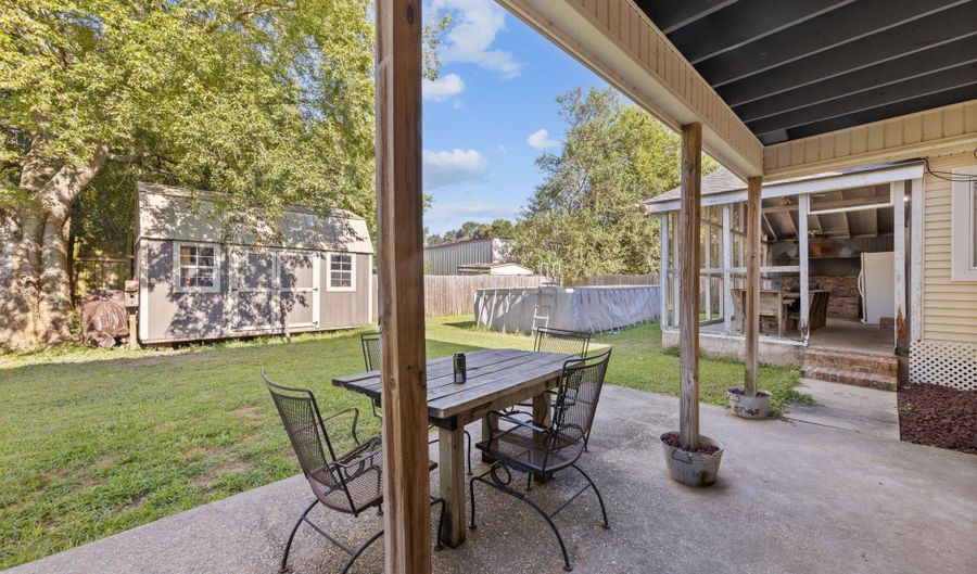 508 N John Hardy Dr, Abbeville, LA 70510 - 5 Beds, 4 Bath