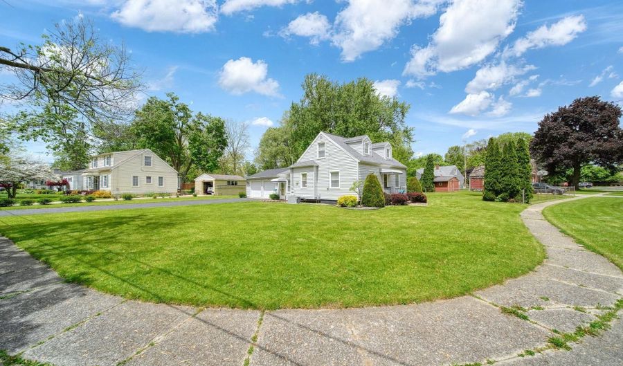 905 Sheffield Ave St, Adrian, MI 49221 - 4 Beds, 1 Bath