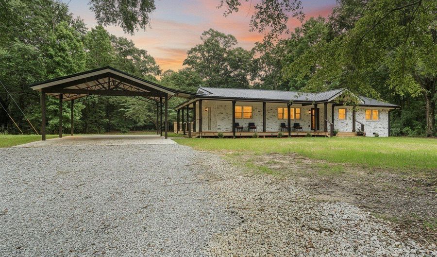 1132 Highway 341 S, Barnesville, GA 30204 - 4 Beds, 2 Bath