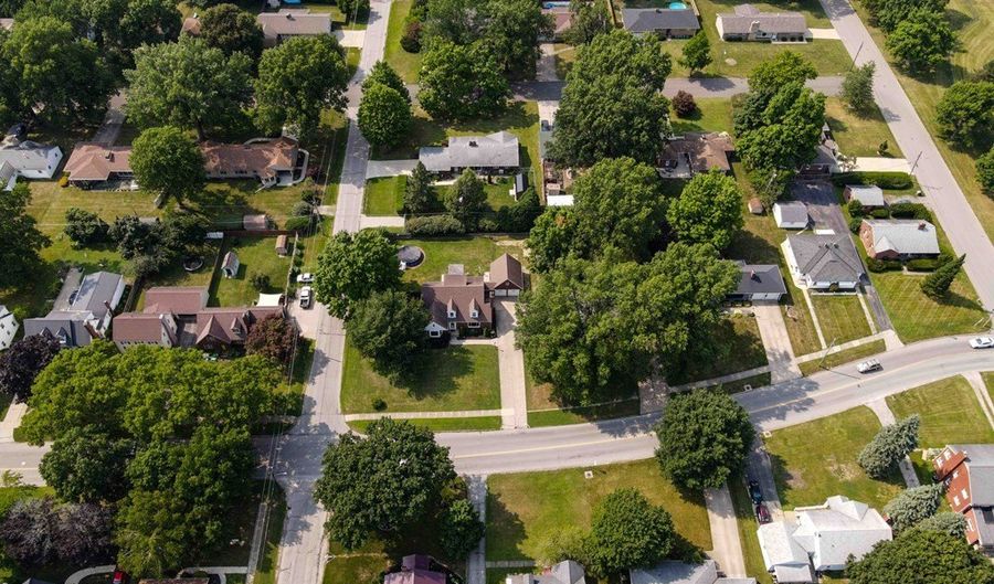 1060 Broad St, Ashland, OH 44805 - 4 Beds, 3 Bath