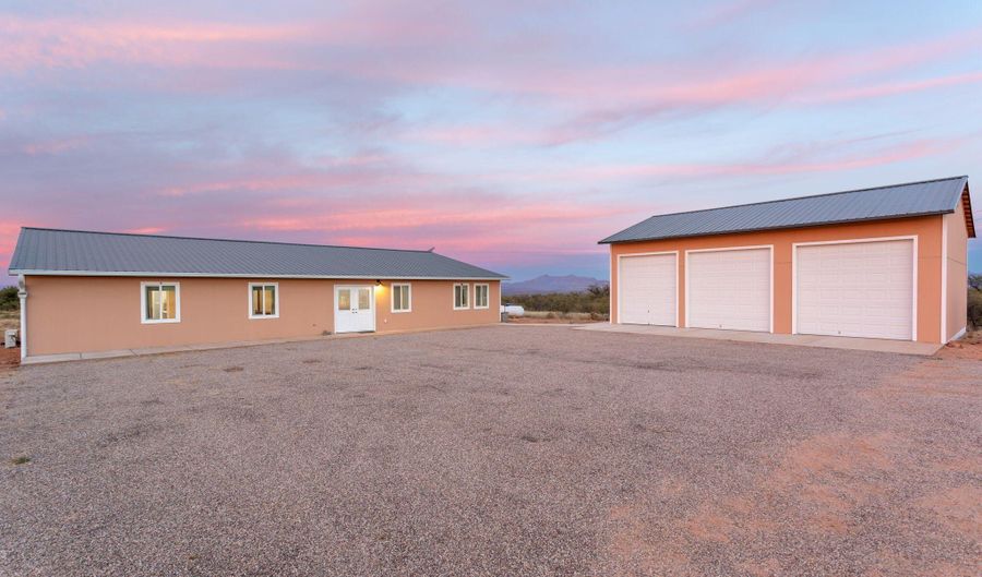 2222 W Stormy Trl, Benson, AZ 85602 - 4 Beds, 2 Bath