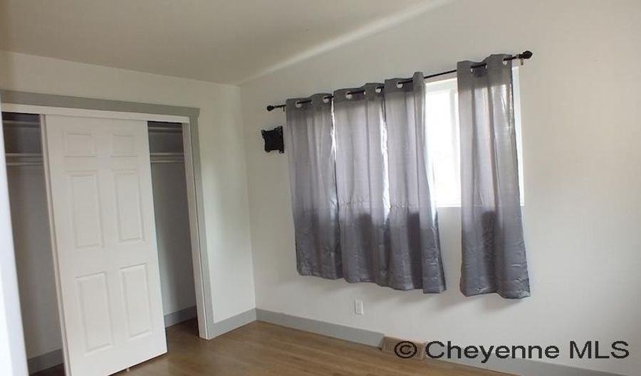 808 WINDMILL Rd, Cheyenne, WY 82001 - 5 Beds, 2 Bath