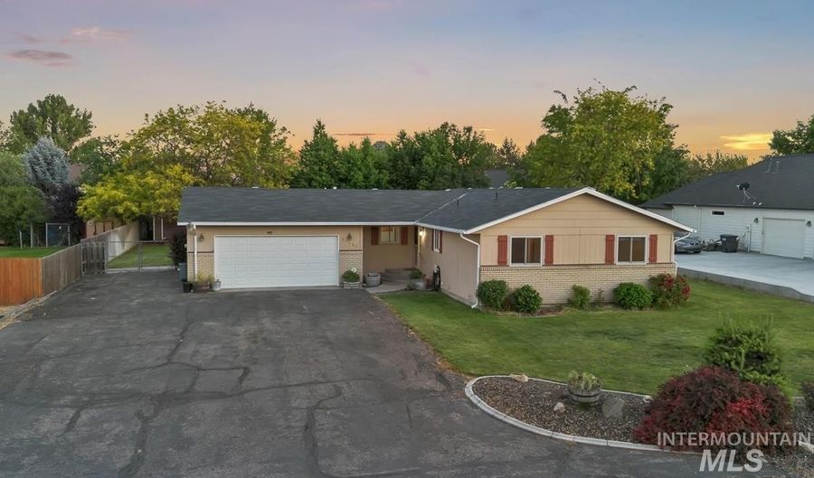 14961 Eagle Dr, Caldwell, ID 83607 - 3 Beds, 2 Bath