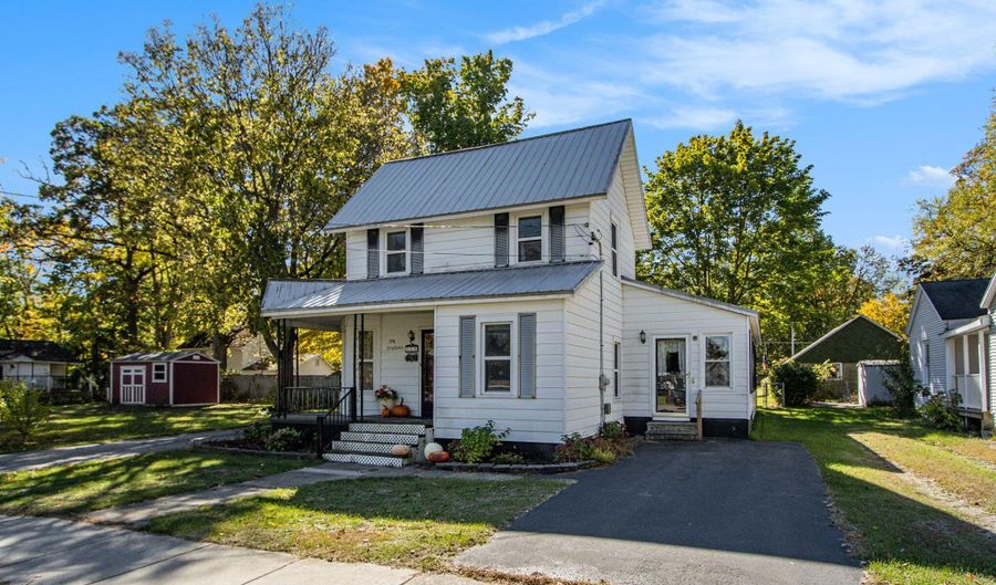 215 James St, Allegan, MI 49010 - 3 Beds, 1 Bath