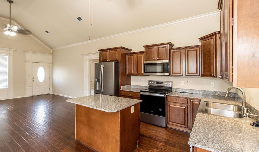 601 Adams Vineyard Dr, Benton, AR 72015 - 3 Beds, 2 Bath