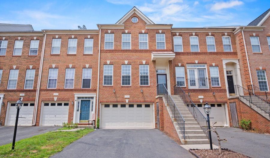 41853 CINNABAR Sq, Aldie, VA 20105 - 4 Beds, 4 Bath