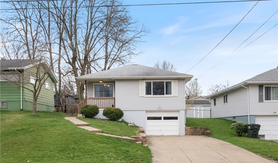 406 Lincoln Ave, Barberton, OH 44203 - 4 Beds, 2 Bath