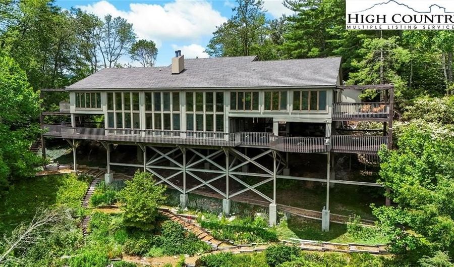 514 Raven Ridge Rd, Banner Elk, NC 28604 - 3 Beds, 5 Bath
