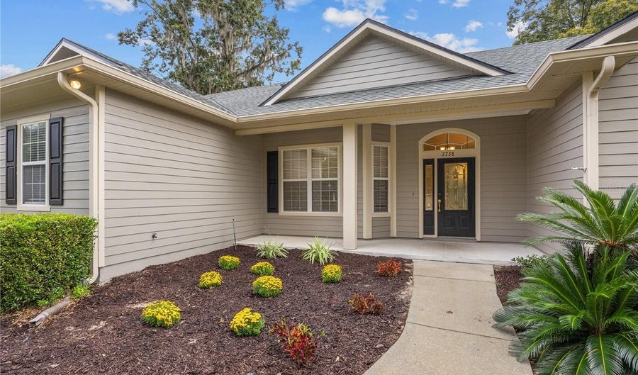7738 WHITE OAKS Rd, Alachua, FL 32615 - 3 Beds, 2 Bath