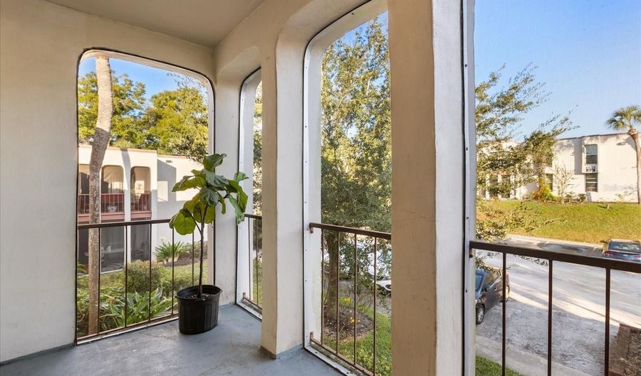 512 ORANGE Dr 32, Altamonte Springs, FL 32701 - 2 Beds, 2 Bath