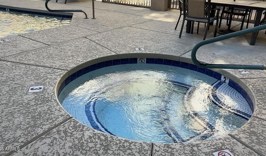 121 N CALIFORNIA St 29, Chandler, AZ 85225 - 2 Beds, 2 Bath