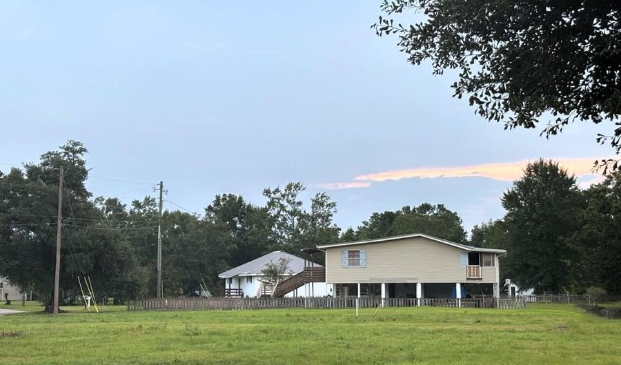 2054 Mole Dr, Bay St. Louis, MS 39520 - 2 Beds, 2 Bath